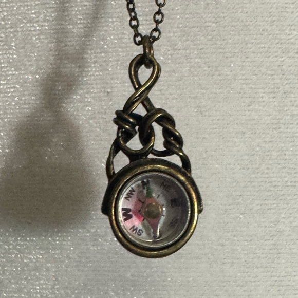 Vintage Style Working Compass Necklace Antiqued Brass Wire Wrap Pendant - Picture 5 of 10